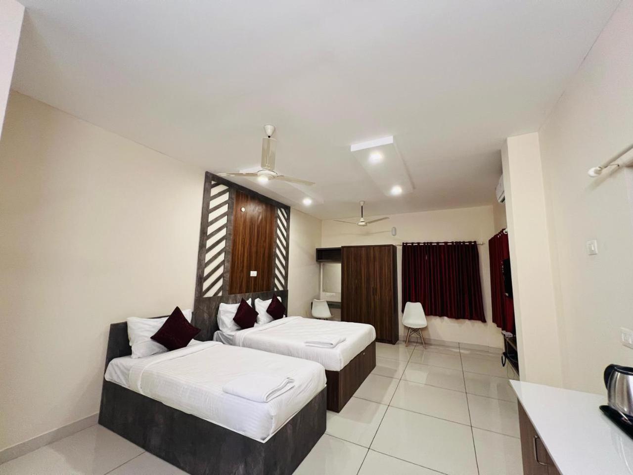 Gypsy Hotel Cusat Kochi Exterior foto